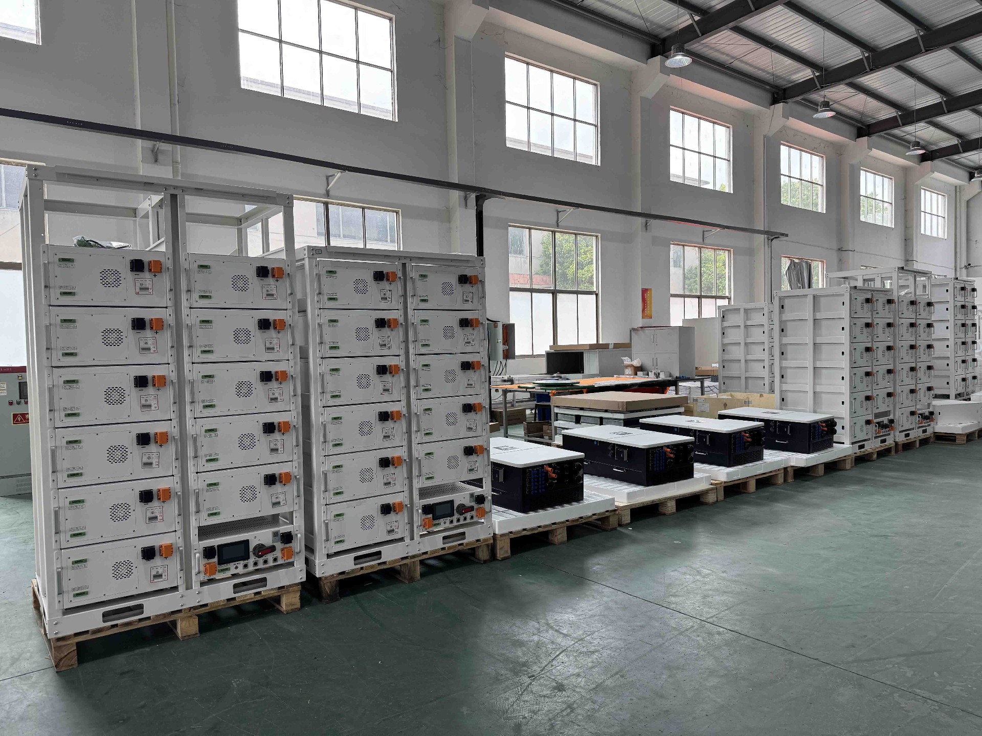 Deye 80kW Three-Phase High-Voltage Inverter – 4-Unit Parallel Solution(图3)